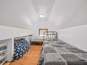 11 Murphy Ct, Newton MA 02458
