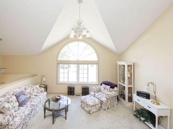 74 Moreland Green Drive, Worcester MA 01609