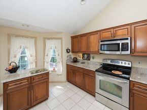 74 Moreland Green Drive, Worcester MA 01609