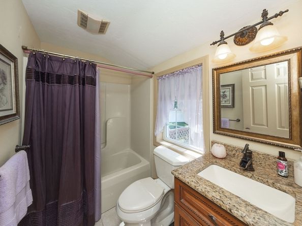 74 Moreland Green Drive, Worcester MA 01609