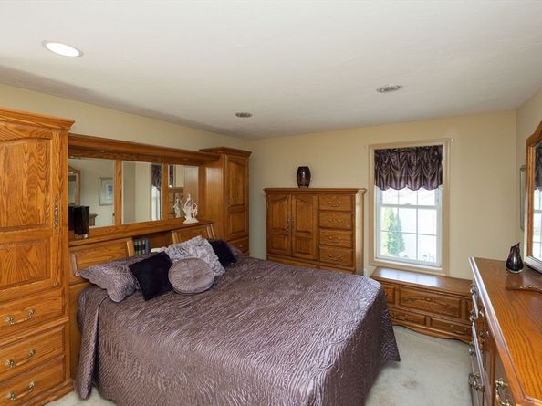 74 Moreland Green Drive, Worcester MA 01609