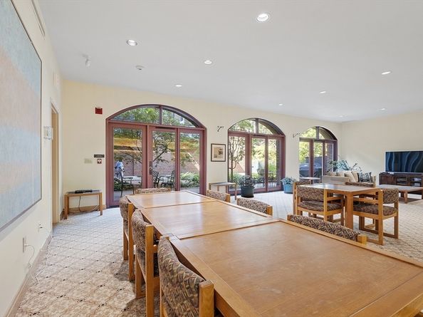 100 Keyes Rd 223, Concord MA 01742