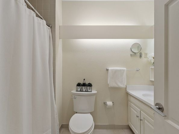 100 Keyes Rd 223, Concord MA 01742