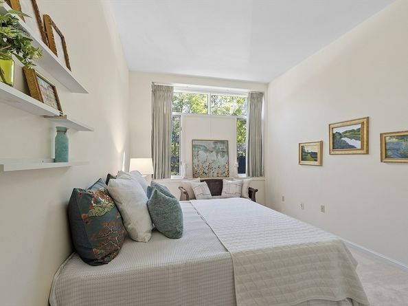 100 Keyes Rd 223, Concord MA 01742