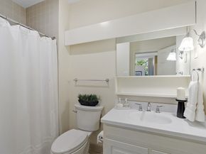 100 Keyes Rd 223, Concord MA 01742