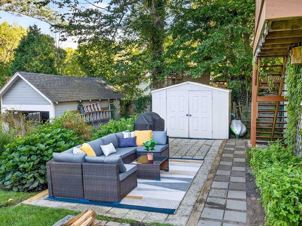 15 Crest Rd, Wayland MA 01778