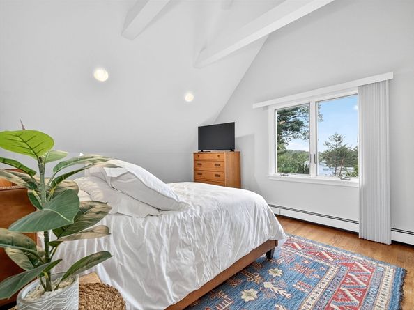 15 Crest Rd, Wayland MA 01778
