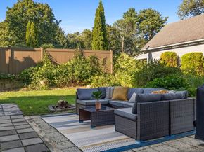 15 Crest Rd, Wayland MA 01778