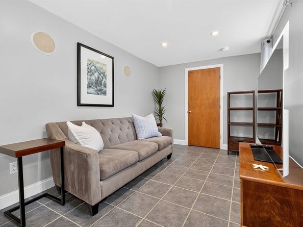 15 Crest Rd, Wayland MA 01778