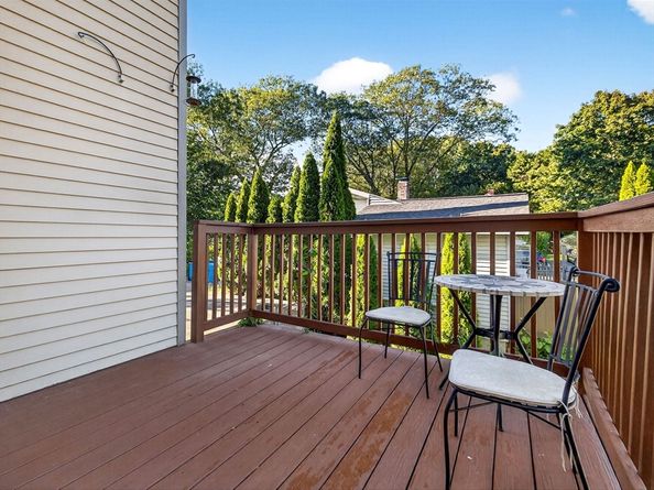 15 Crest Rd, Wayland MA 01778