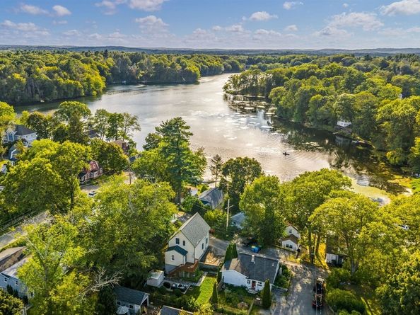 15 Crest Rd, Wayland MA 01778