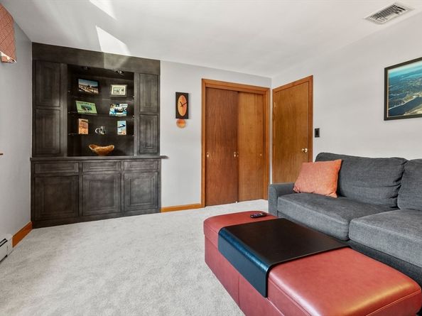 20 Woodchester Cir, Waltham MA 02451