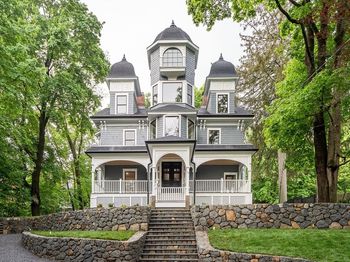 14 Summit Street