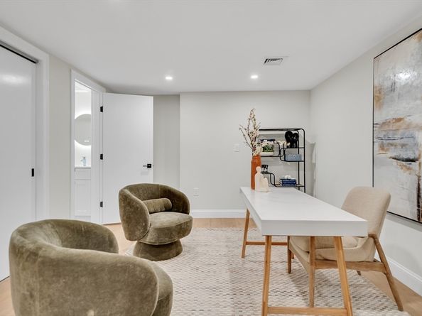 14 Summit Street 14F, Newton MA 02458