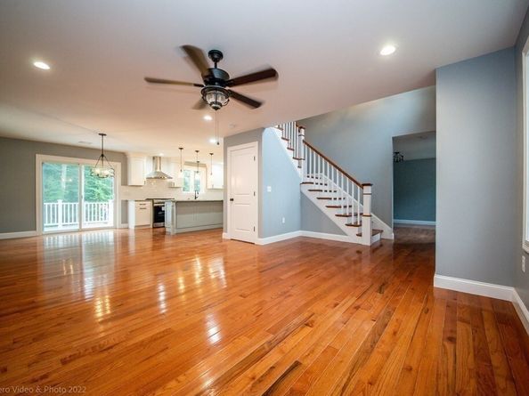 247 Braley Hill Rd, Rochester MA 02770