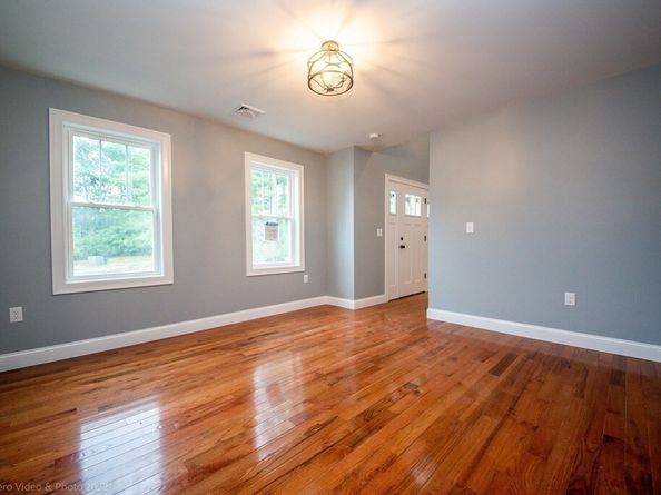 247 Braley Hill Rd, Rochester MA 02770