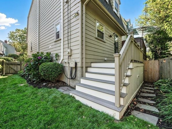 12 Bradford Court, Marblehead MA 01945