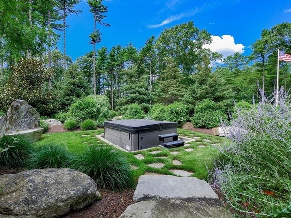 25 Hammetts Cove Rd, Marion MA 02738
