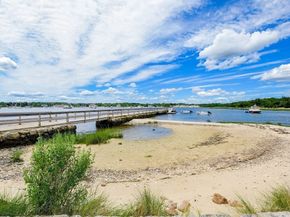 25 Hammetts Cove Rd, Marion MA 02738