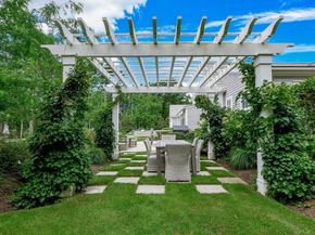 25 Hammetts Cove Rd, Marion MA 02738