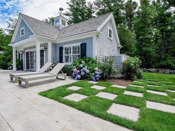 25 Hammetts Cove Rd, Marion MA 02738