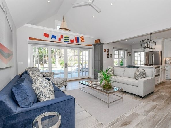 25 Hammetts Cove Rd, Marion MA 02738