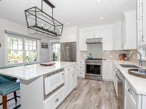 25 Hammetts Cove Rd, Marion MA 02738
