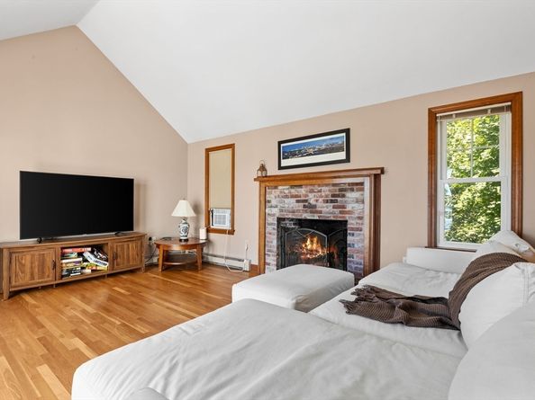 50 Harborview Rd, Hull MA 02045