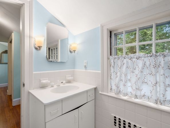 46 Lincoln Rd, Wellesley MA 02481