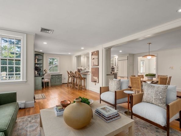 46 Lincoln Rd, Wellesley MA 02481