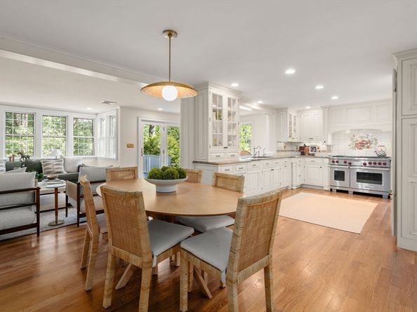 46 Lincoln Rd, Wellesley MA 02481