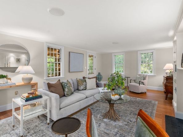 46 Lincoln Rd, Wellesley MA 02481