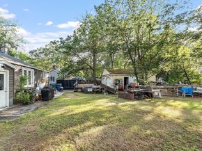 11 Nelson Ave, Tewksbury MA 01876
