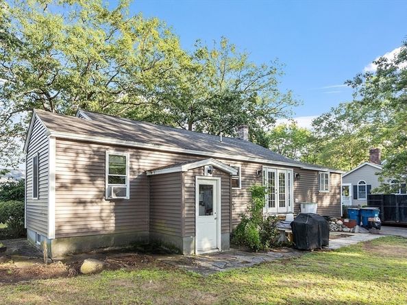 11 Nelson Ave, Tewksbury MA 01876