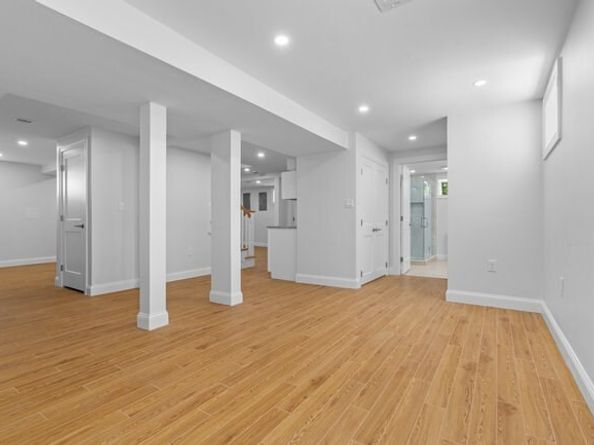 321 Albemarle Rd, Newton MA 02460