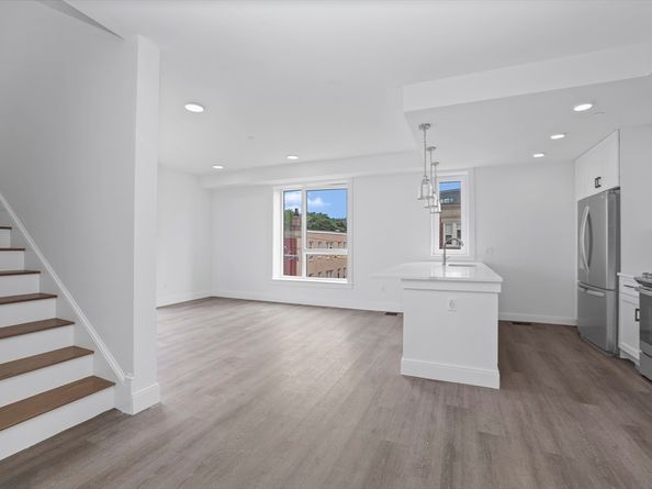 64 Alpine St 304, Boston MA 02119