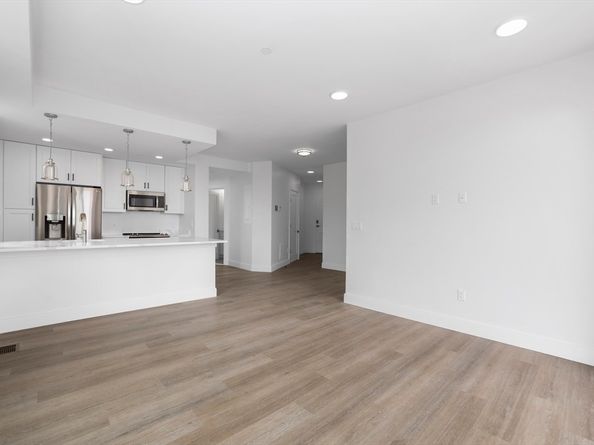 64 Alpine St 304, Boston MA 02119