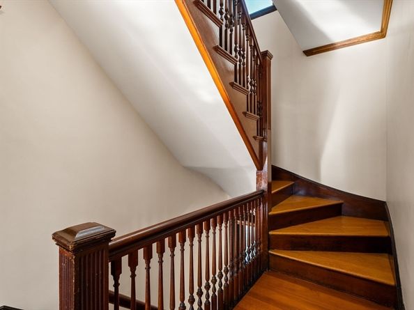 12 Burnham St, Belmont MA 02478