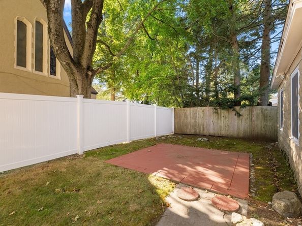 12 Burnham St, Belmont MA 02478