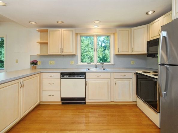 182 Southfield Rd, Concord MA 01742
