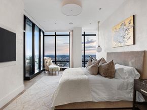 1 Franklin St PH3E, Boston MA 02110