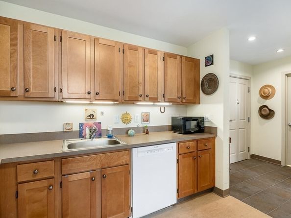 24 Cobblestone Ln 603, Gloucester MA 01930