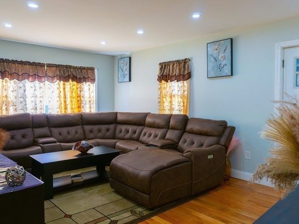 36 Jackson Ave, Fitchburg MA 01420