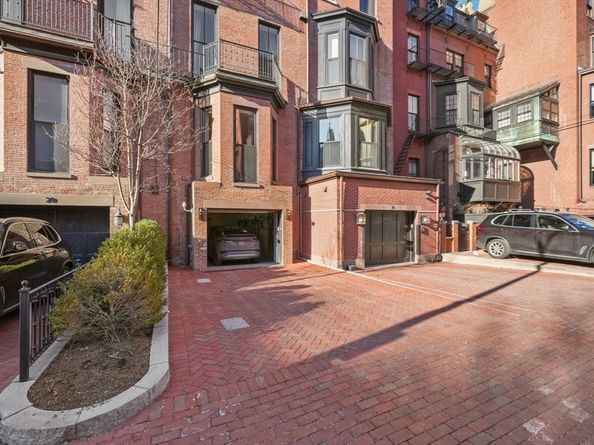 18 Marlborough St, Boston MA 02116