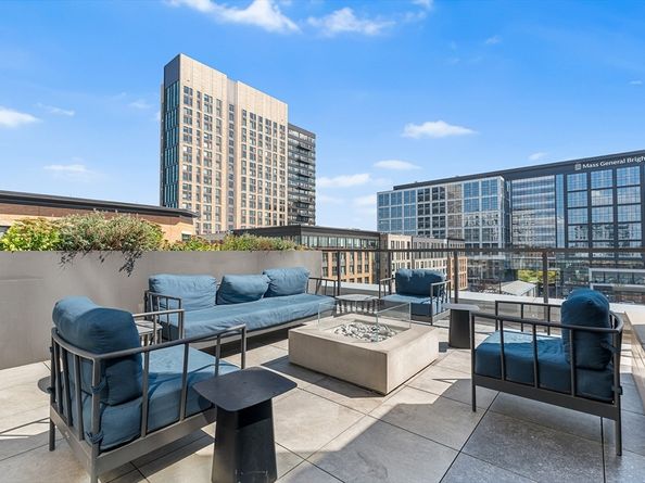 375 Canal St 1103, Somerville MA 02145
