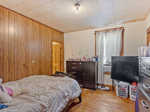 11 Mattson Ave, Worcester MA 01606