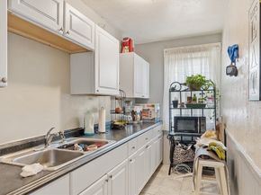 11 Mattson Ave, Worcester MA 01606