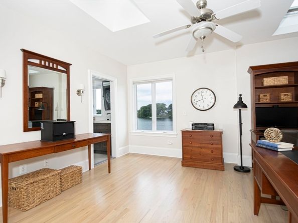 135 Lake Ave, Worcester MA 01604