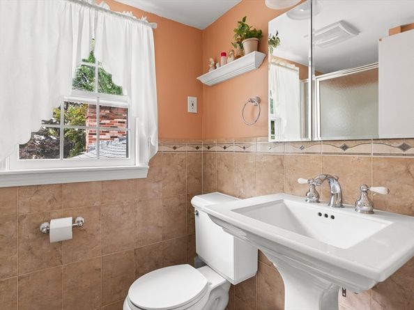 16 Breakheart Road, Saugus MA 01906