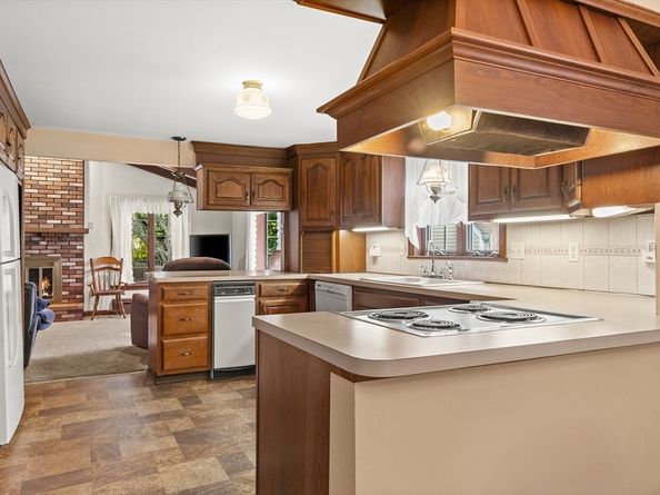 16 Breakheart Road, Saugus MA 01906